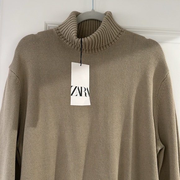 Zara NWT Men’s FUNNEL NECK SWEATER
TAUPE BROWN Turtle Long Sleeve Sweater - Picture 5 of 5